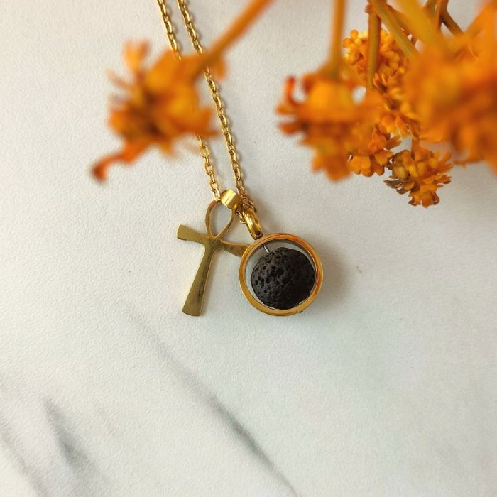 Colgante ankh y piedra de lava
